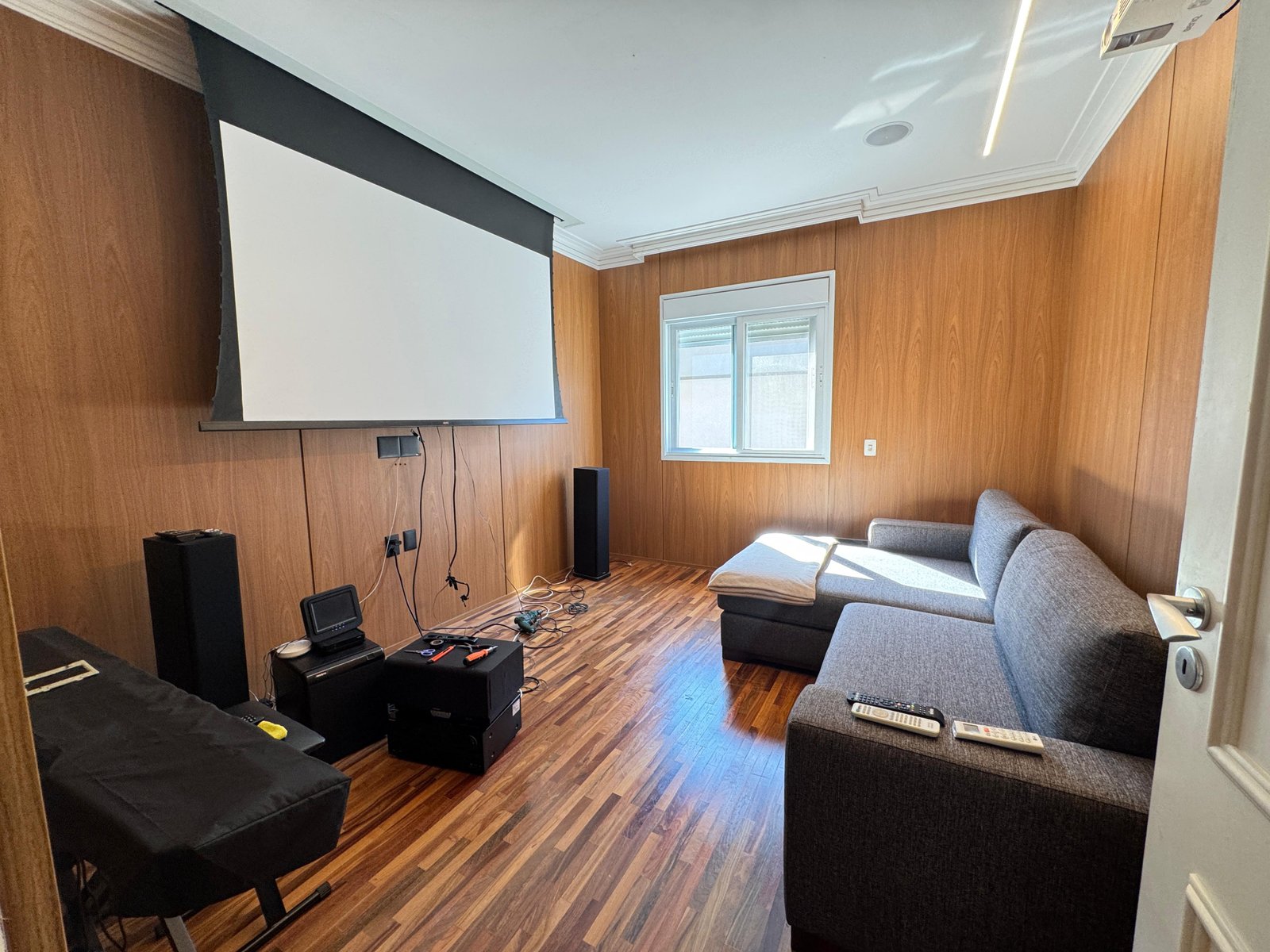 Casa Neo-Clássica no Condomínio Villa Solaia